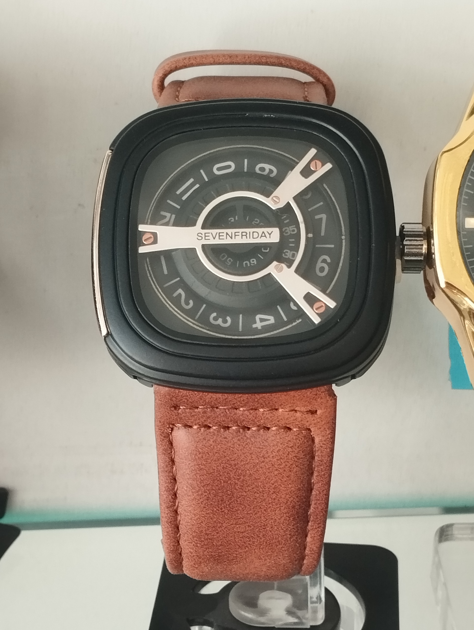 ساعت سون فرایدی