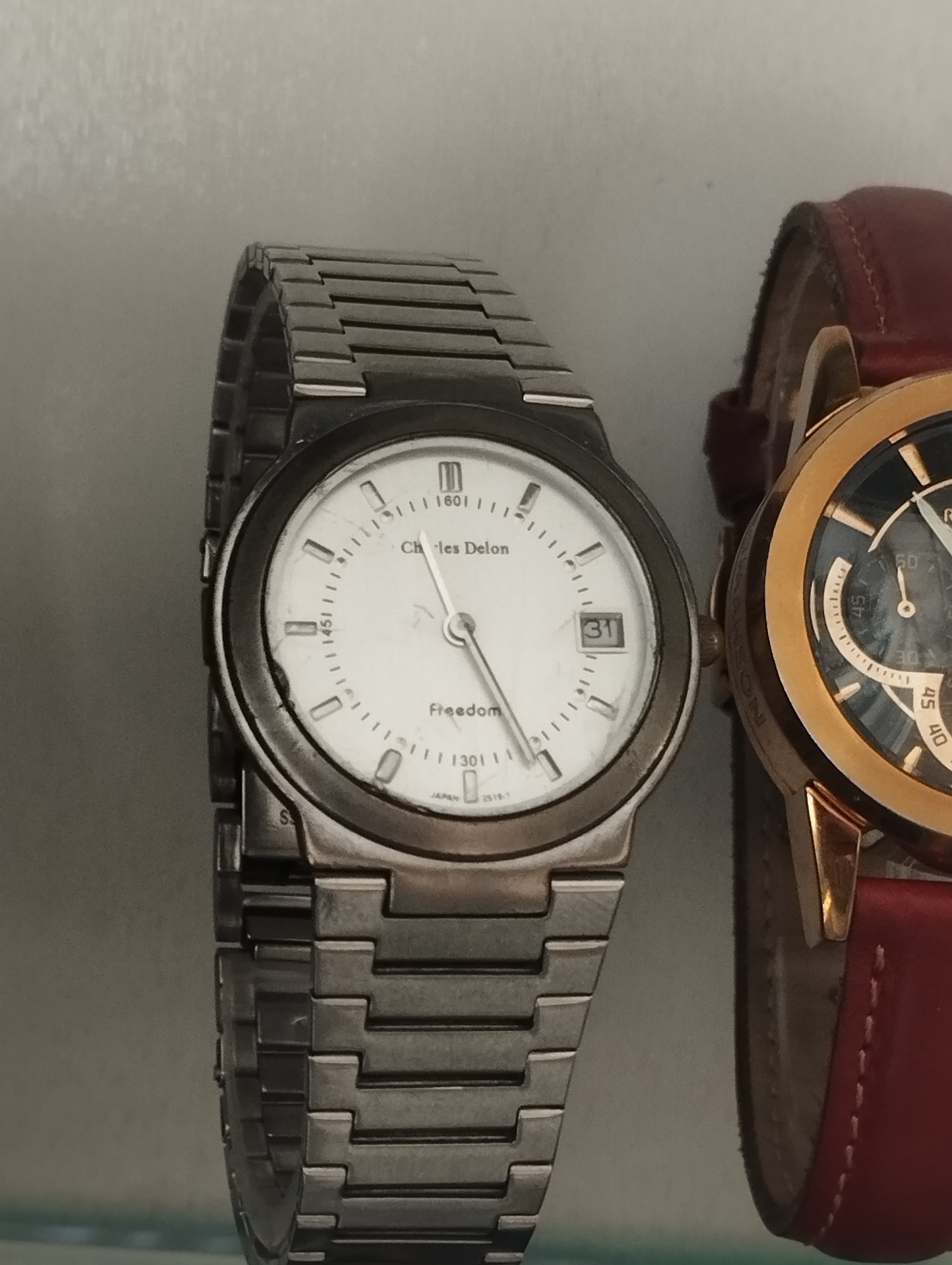 ساعت کارلس دلون