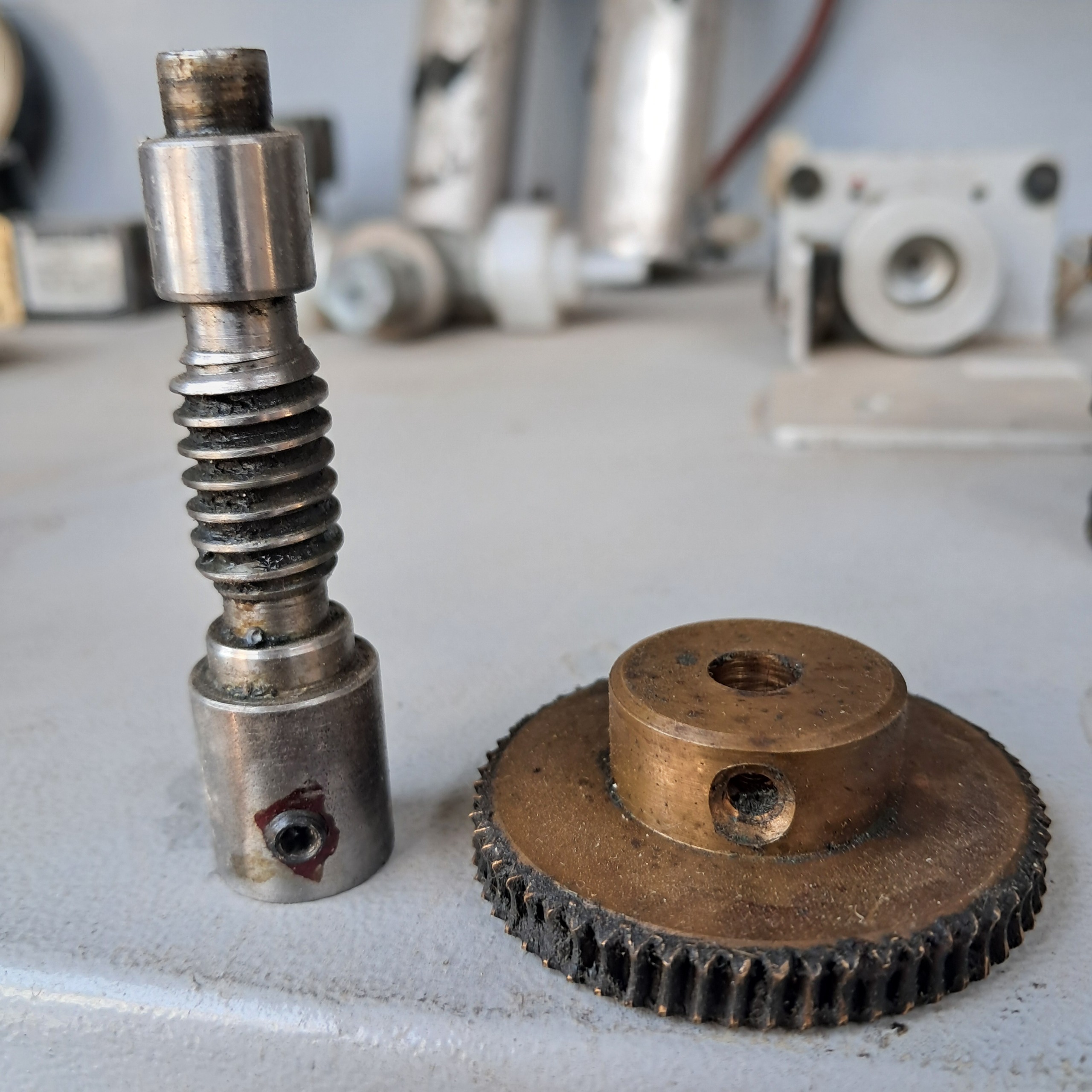 یه جفت دنده برنجی و استیلی