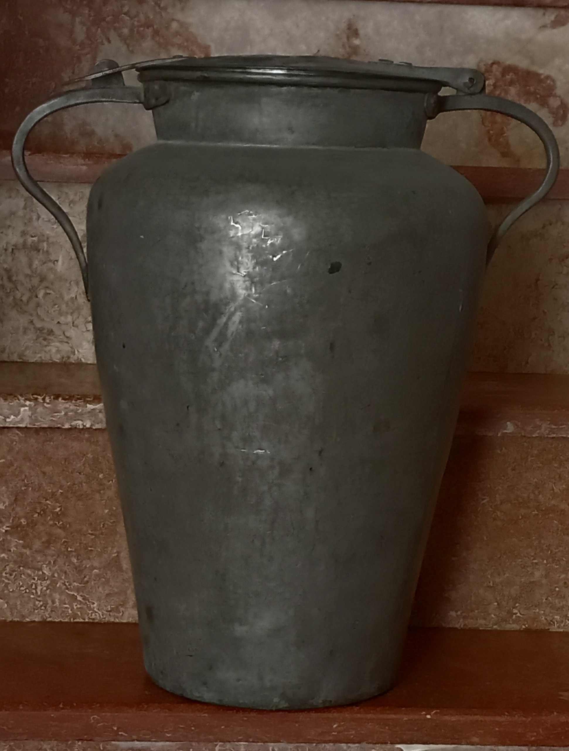 دبه روغن مسی قدیمی. سنگین و بزرگ