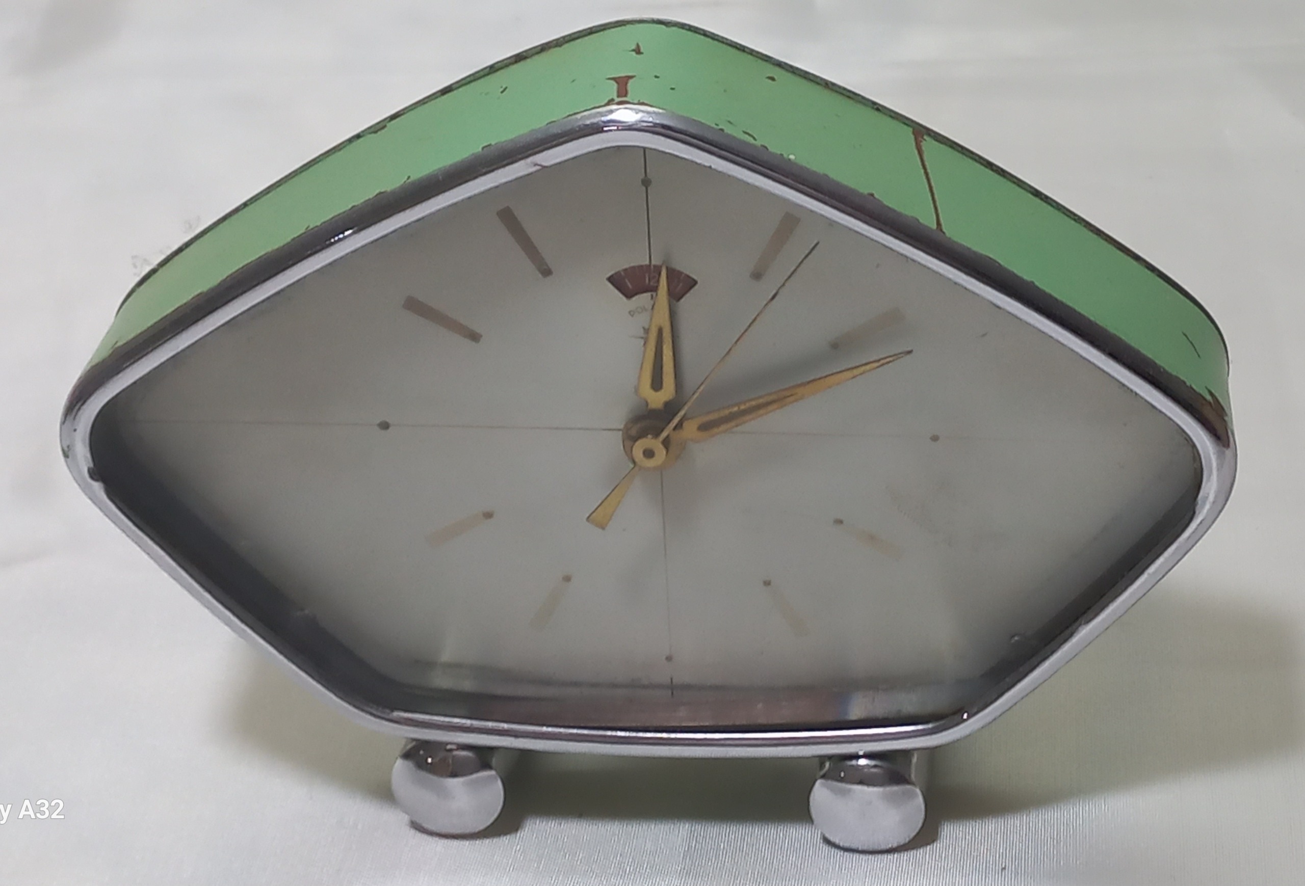 ساعت رومیزی قدیمی