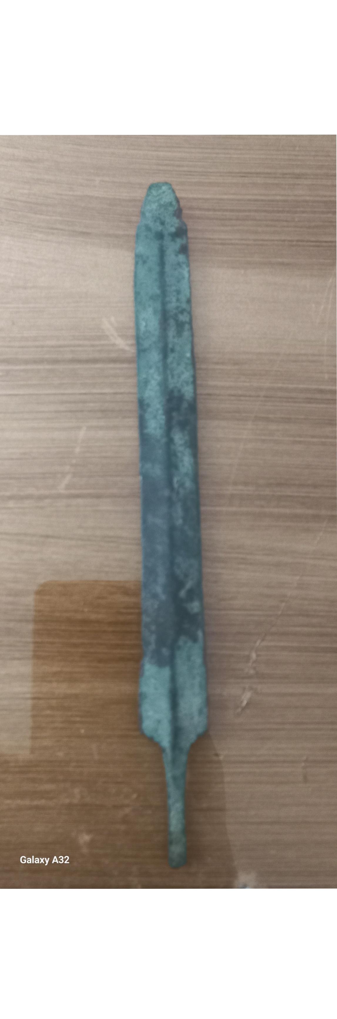 چاقوی مفرغی. بسیار کهنه