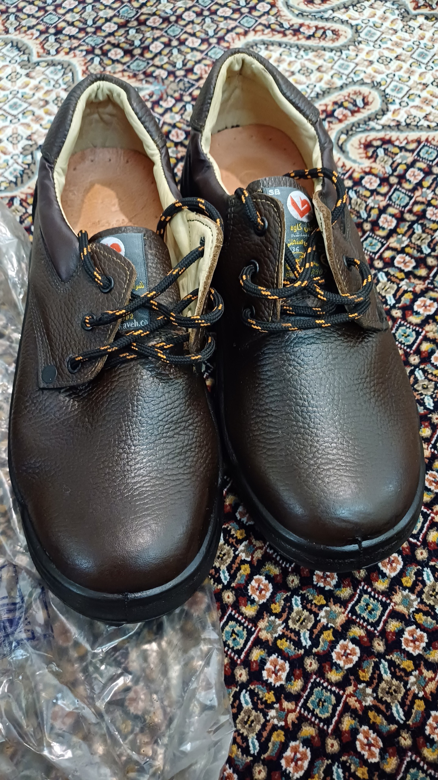 کفش ایمنی تمام چرم برند کاوه کمیاب