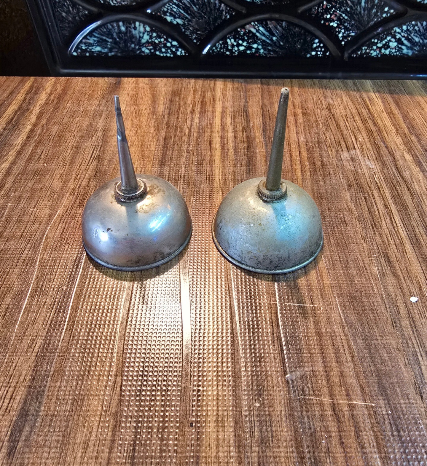 یک جفت روغن دان قدیمی