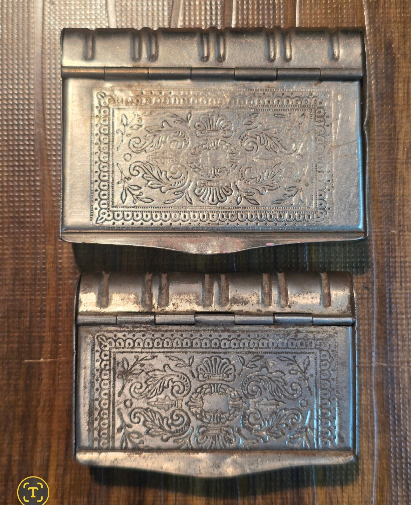 دو عدد جعبه سیگار یا جای توتون سیگار