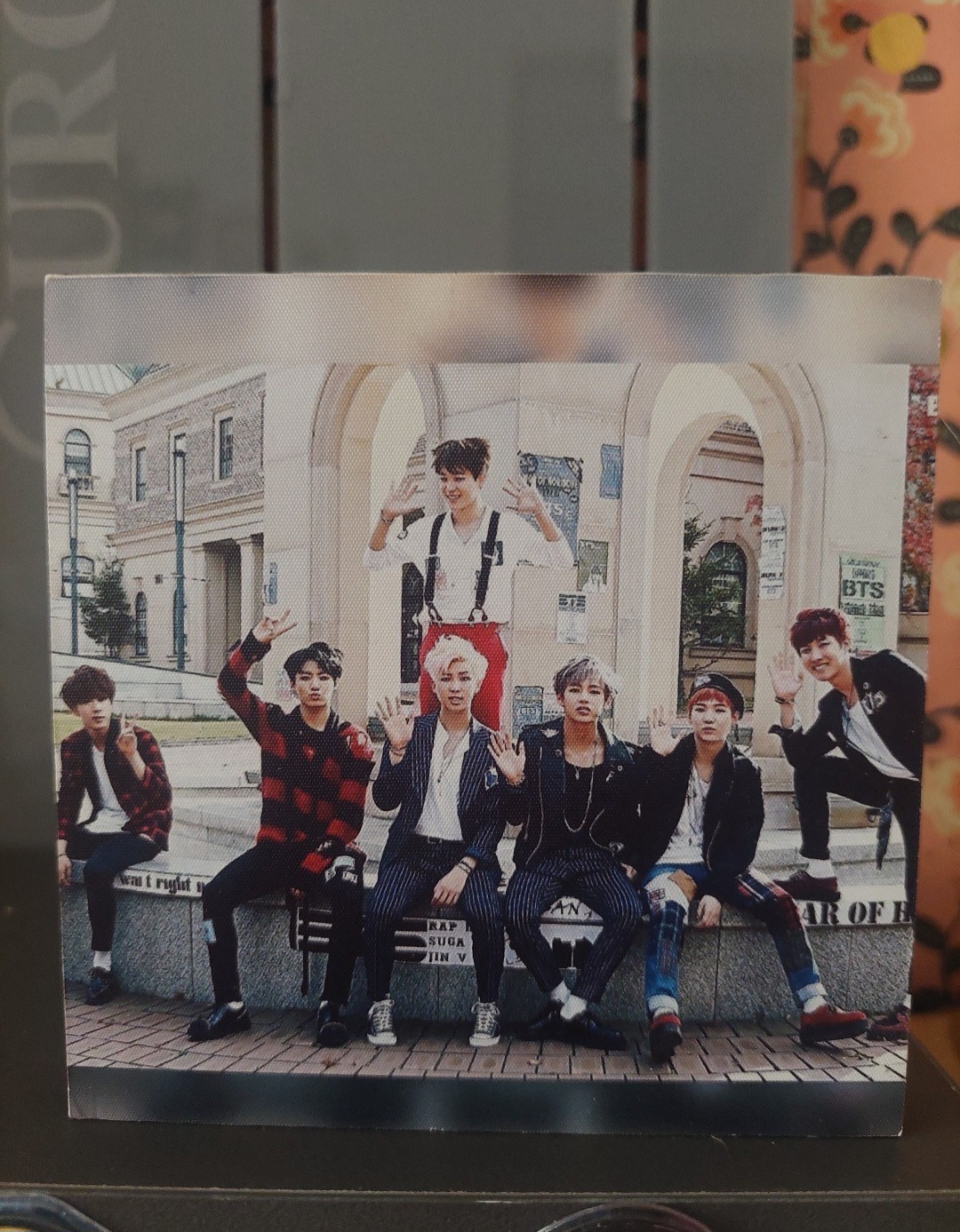 تابلو چاپ داخل طرح BTS