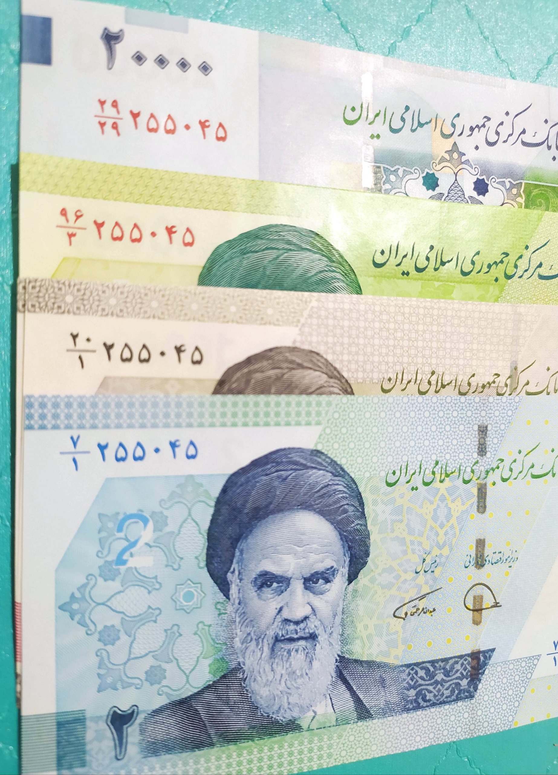 ست چهار جفت اسکناس هم شماره