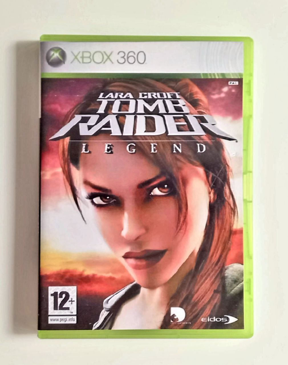 Lara Croft Tomb Raider Legend بکوارد هم هست