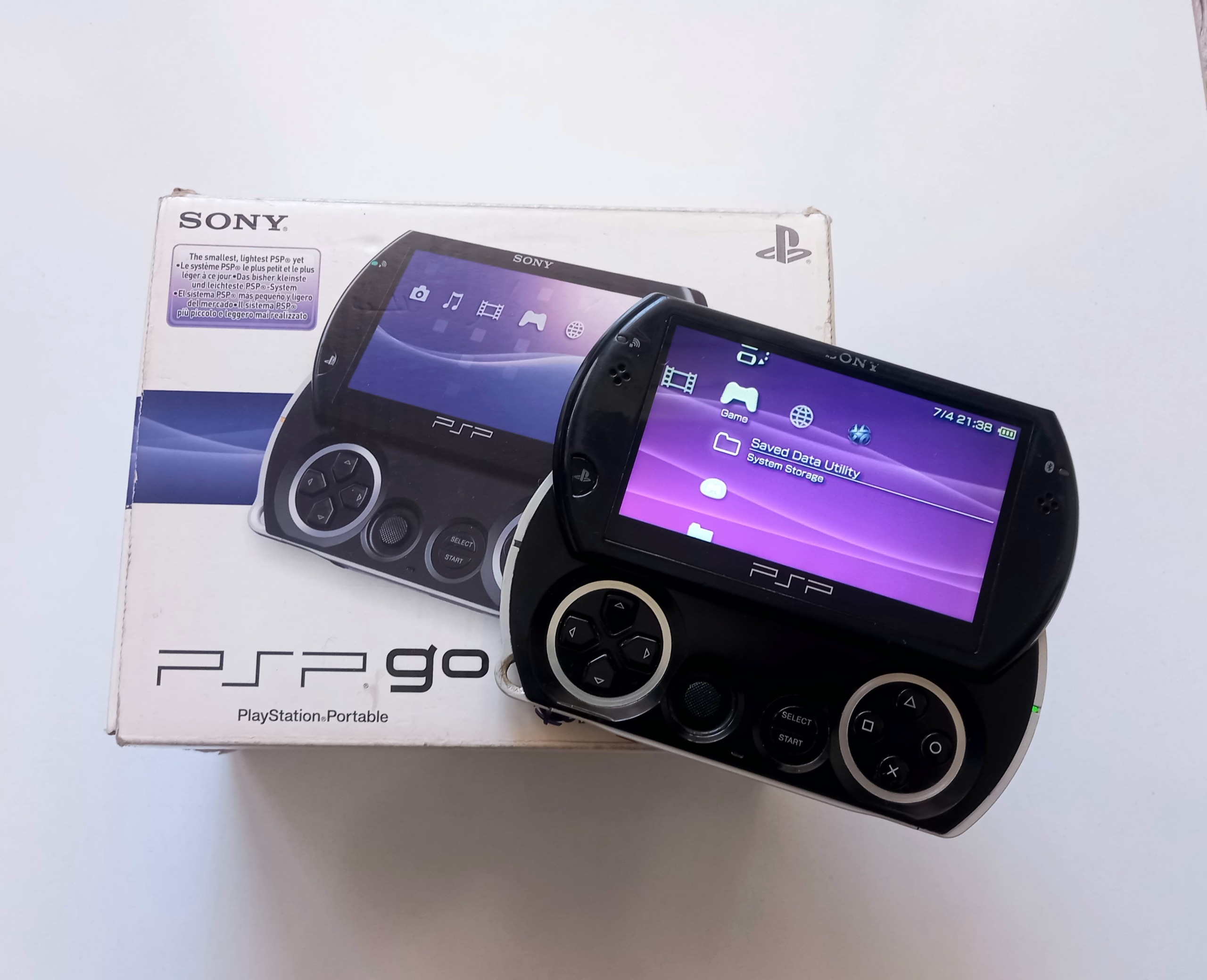 کنسول PSP GO همراه کیف و محافظ کریستالی