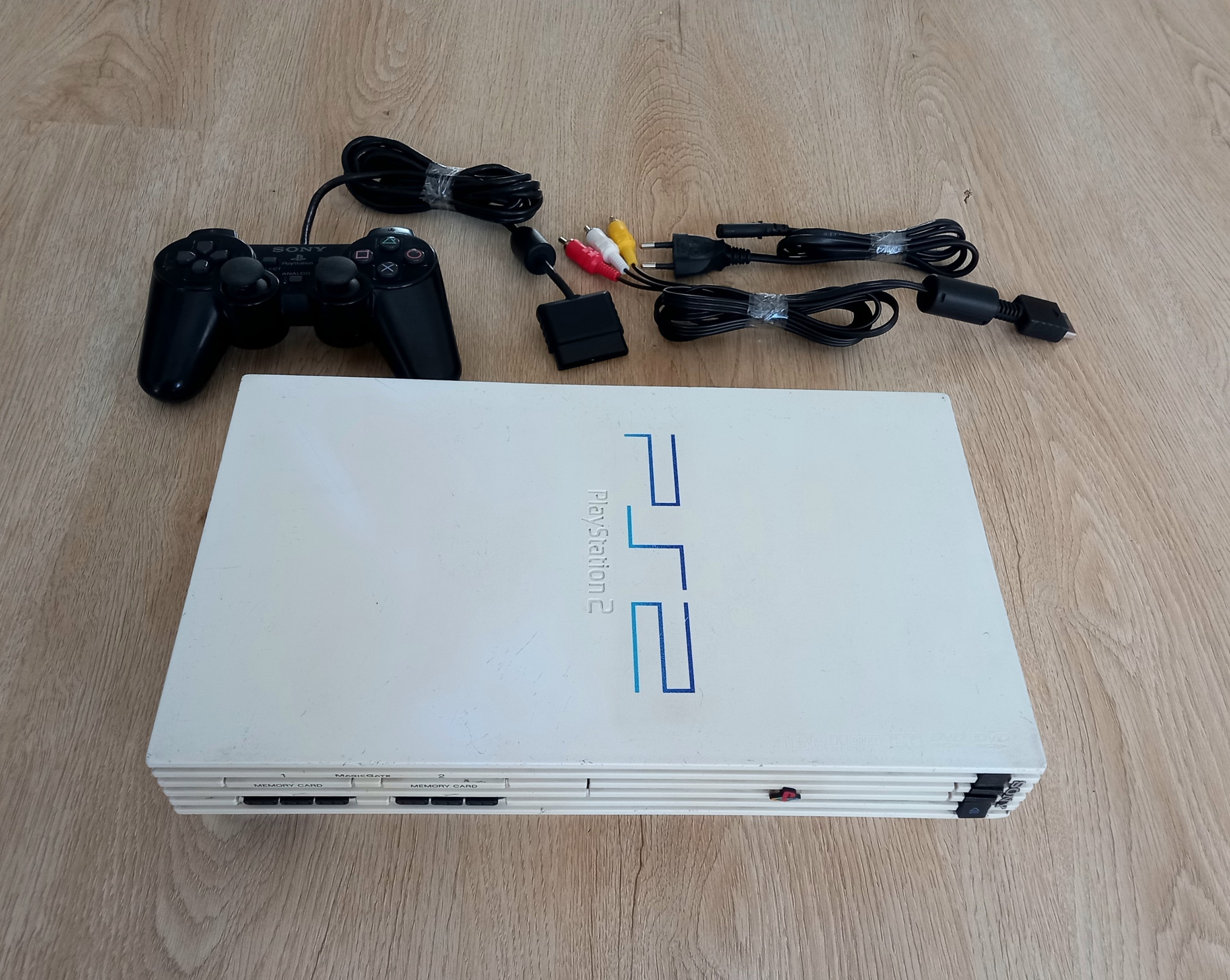 باندل Gran Turismo خط و خش دارد همراه دسته سری A