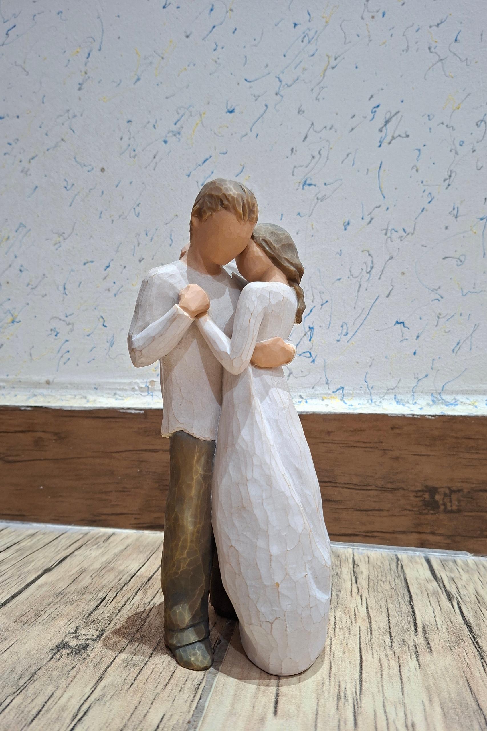 مجسمه ویلوتری Promise