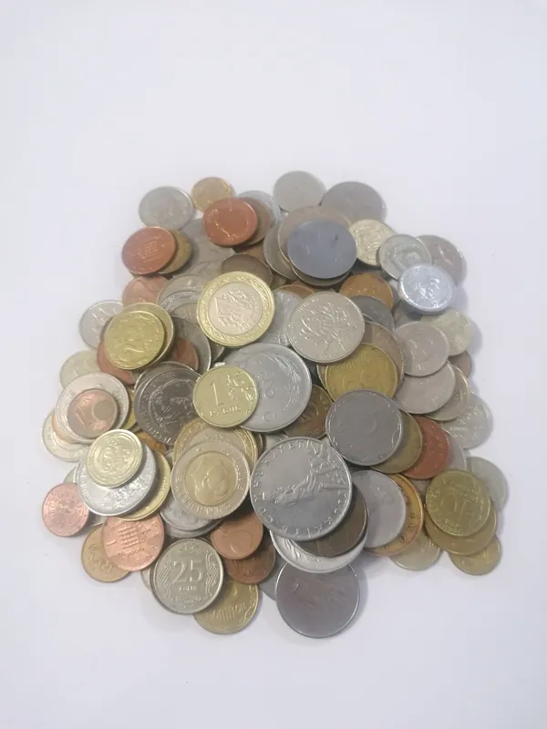 600 گرم انواع سکه خارجی