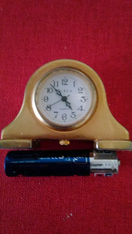 کوچکترین ساعت رومیزی