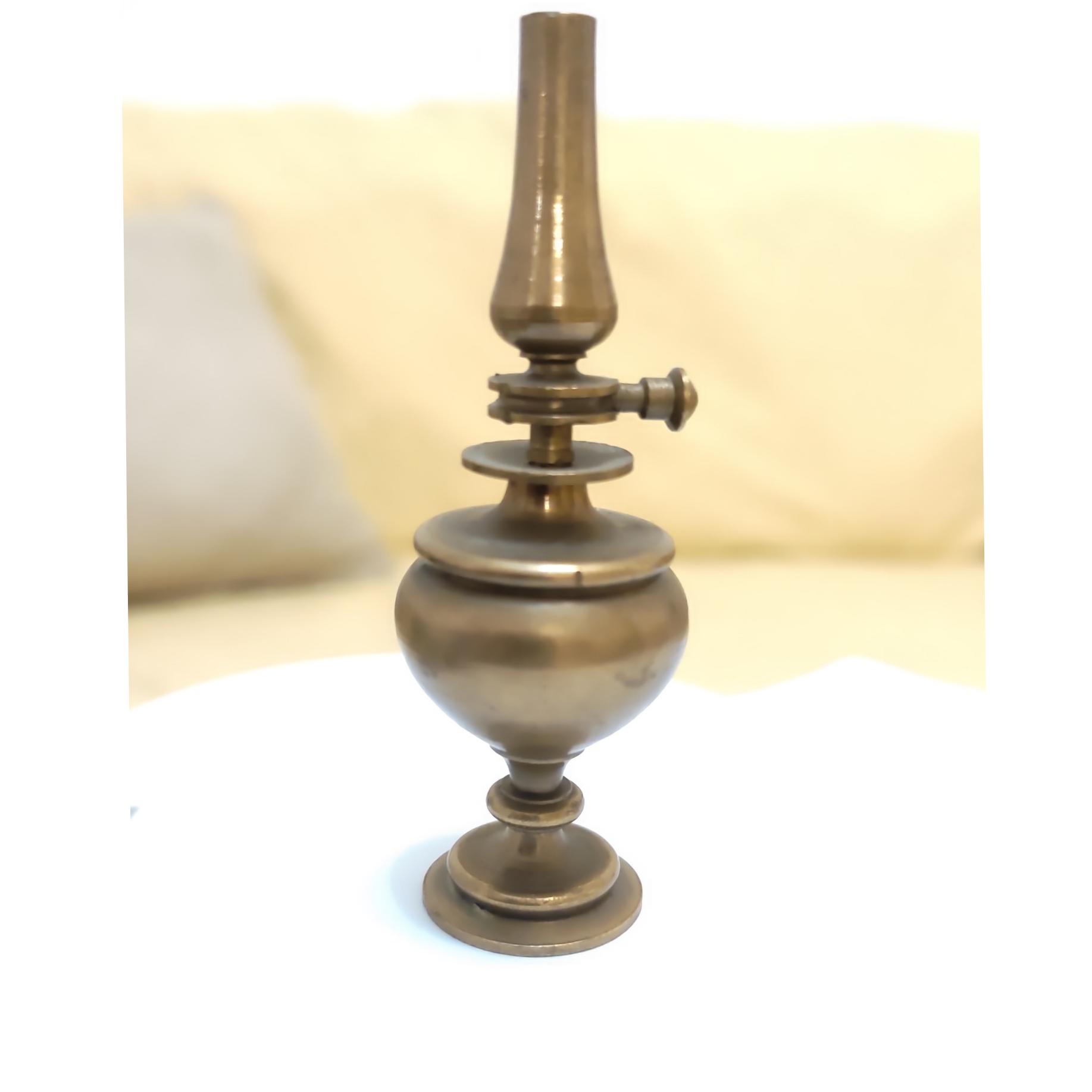 چراغ گردسوزمینیاتوری دکوری برنجی یکپارچه