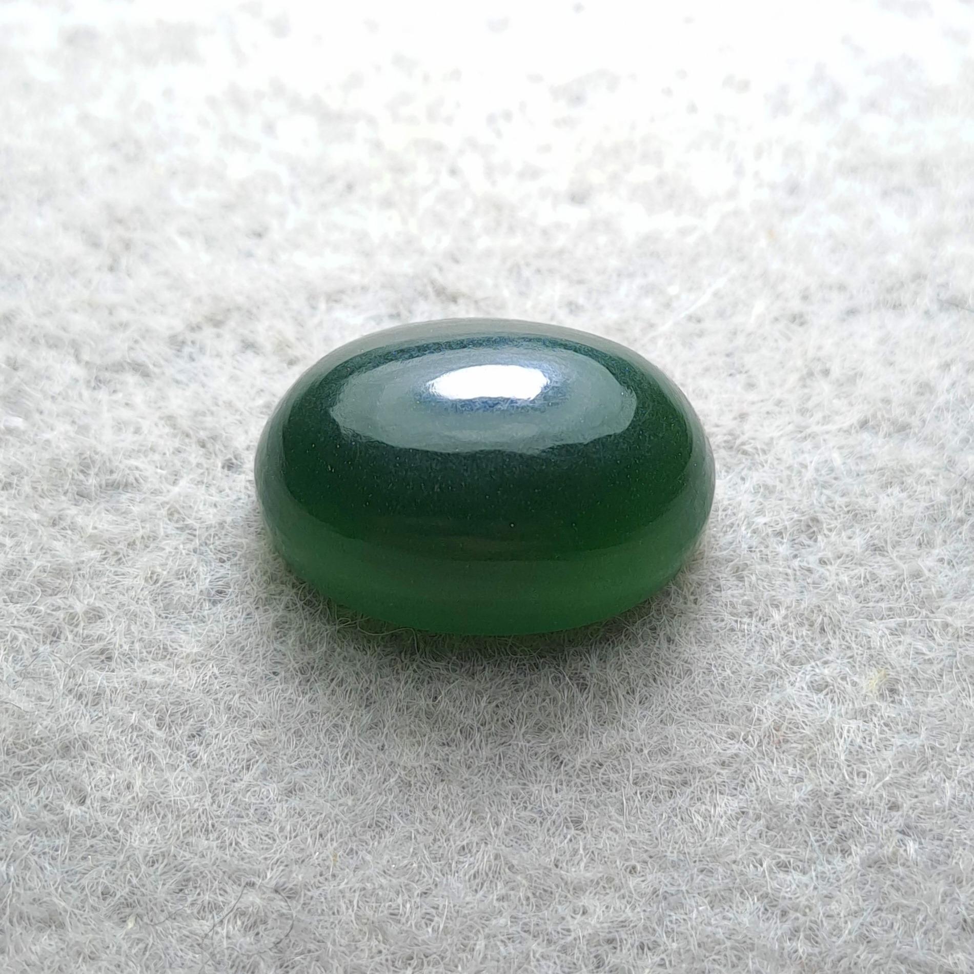 یشم طبیعی خوش رنگ، پاک و نفیس