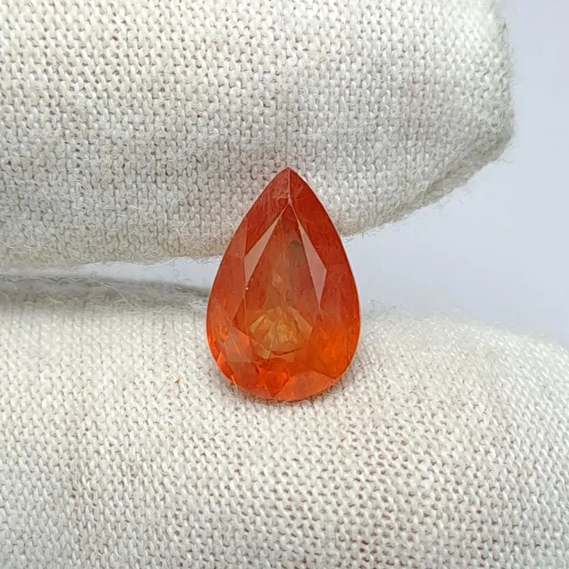 یاقوت سونچیا نچرال شناسنامه دار