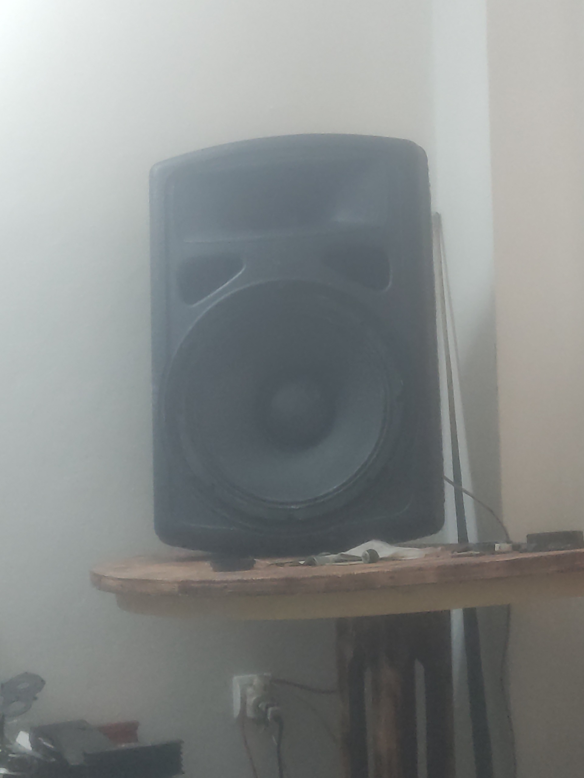 اسپیکر اکتیو 15 ایچ  jbl EON 1500