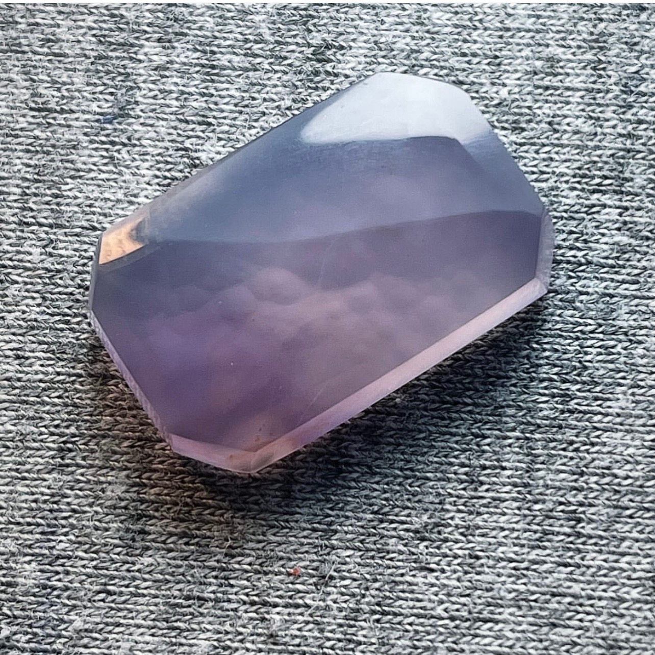 عقیق سوسنی طبیعی زیبا