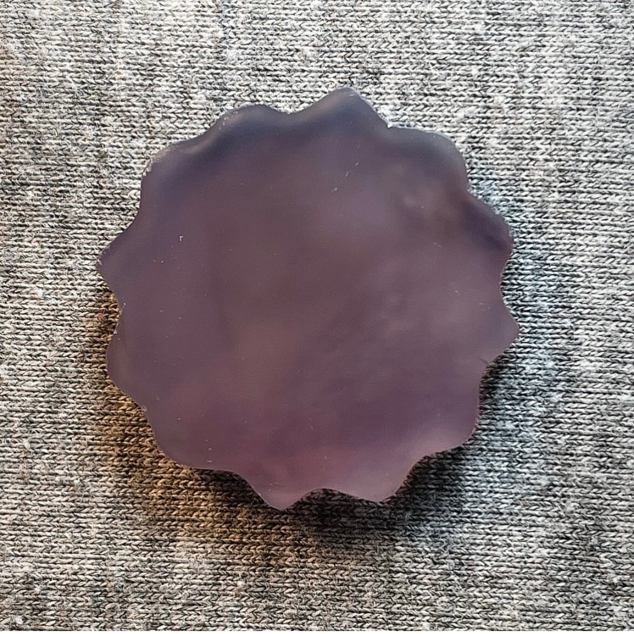 عقیق سوسنی خوش رنگ و آب طبیعی