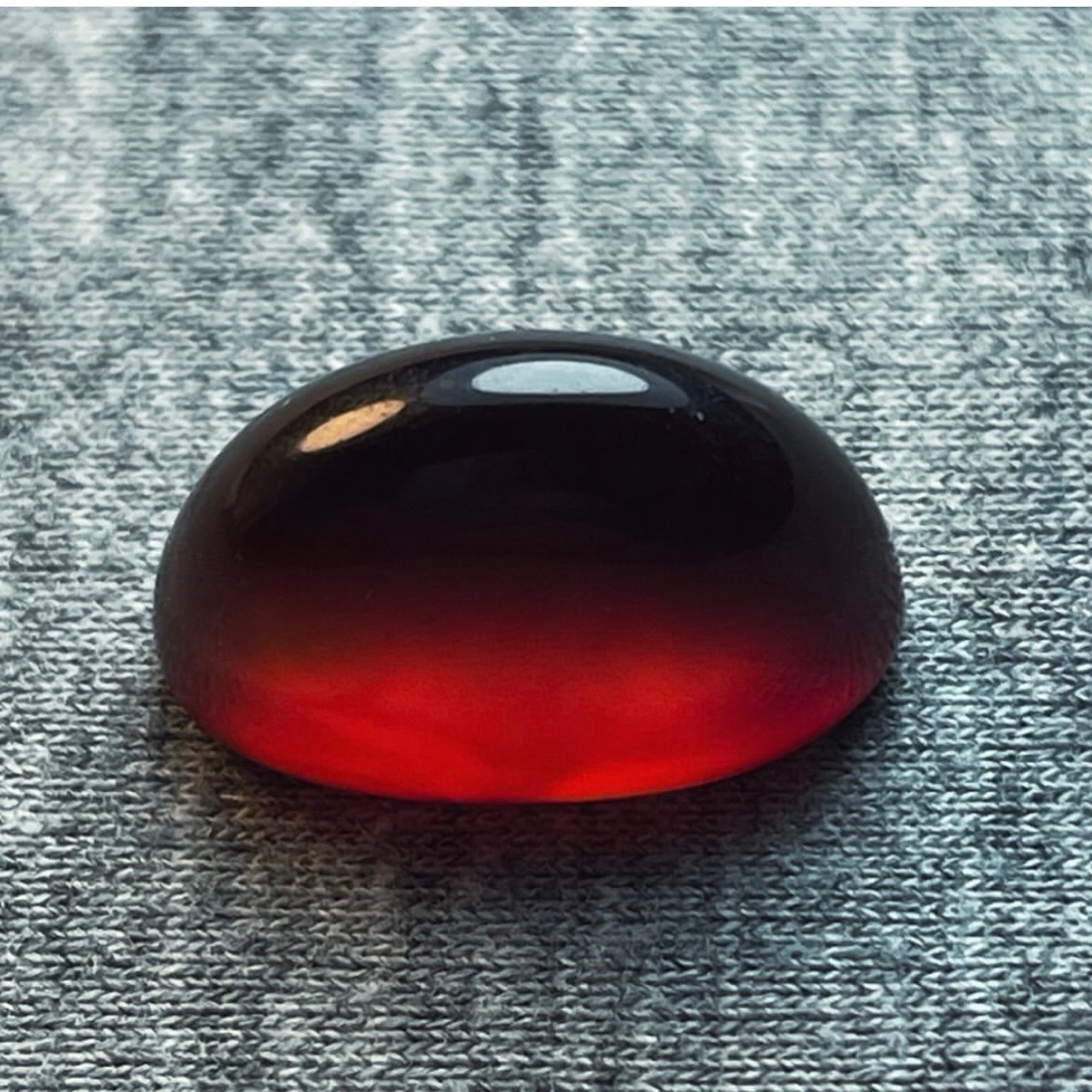 عقیق بی نظیر قرمز کلاه دار