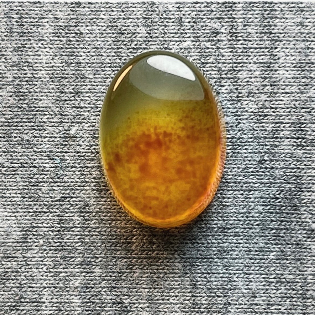 عقیق زرد یمنی لکه سرخ