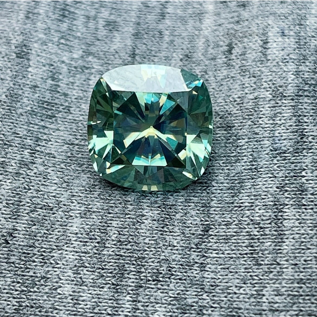 جواهر موزانایت روسی اصل