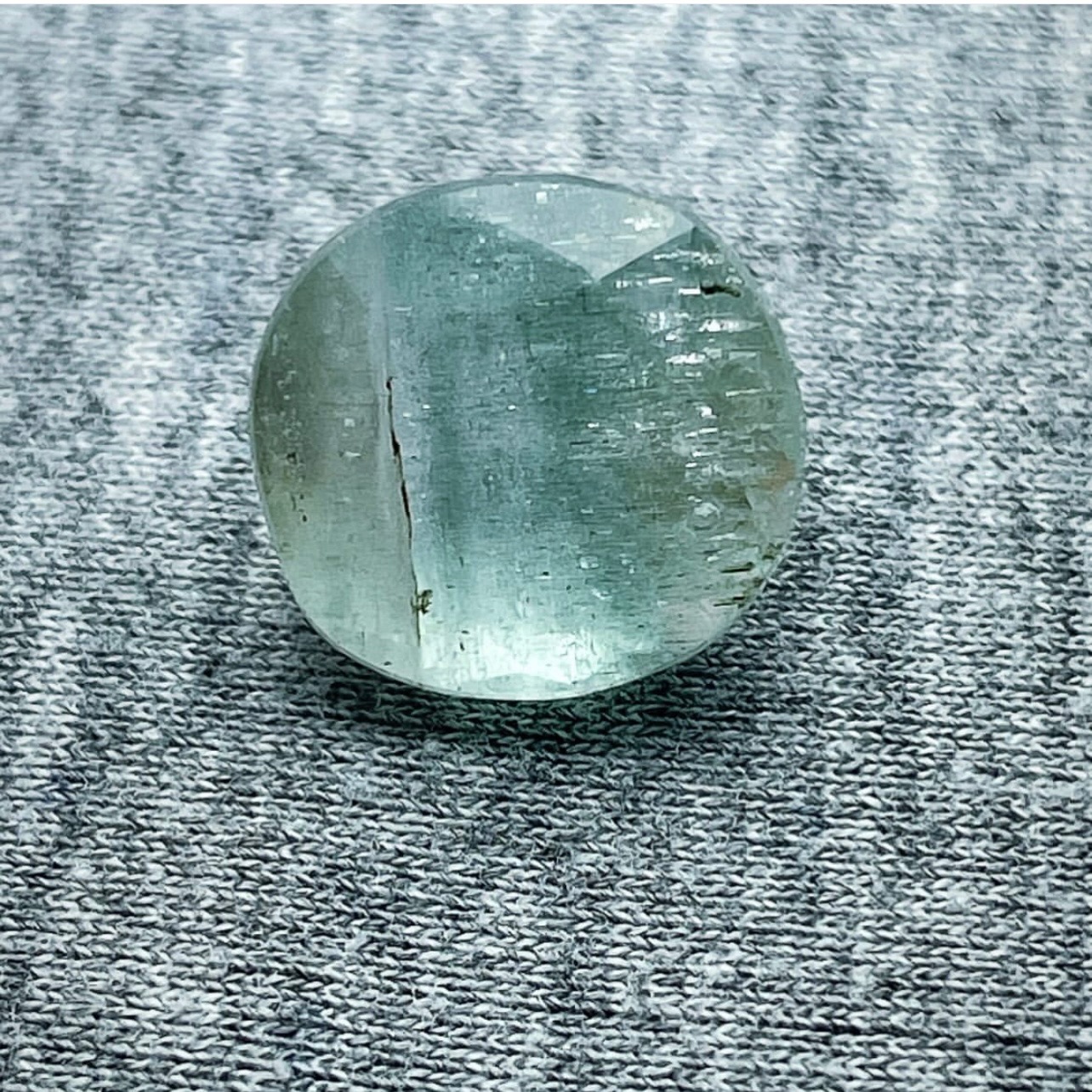 جواهر اکومارین طبیعی یشمی