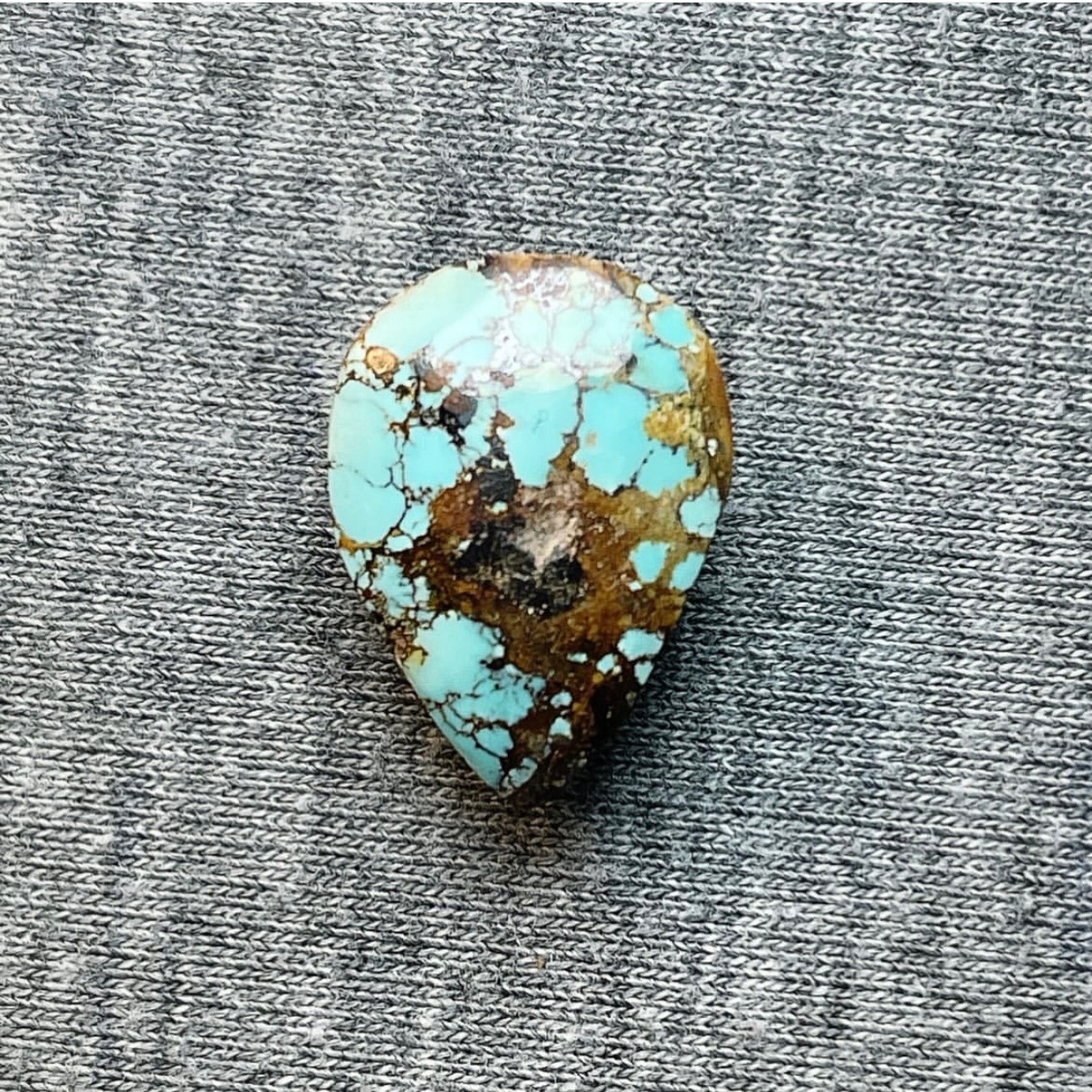 فیروزه نیشابوری طبیعی