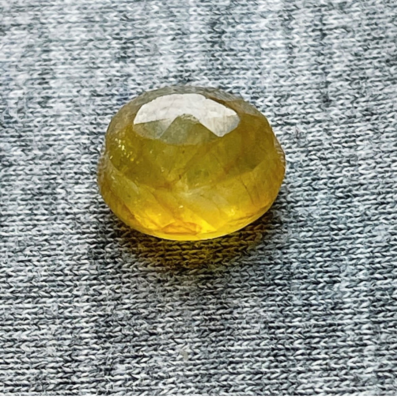 یاقوت زرد افریقایی طبیعی