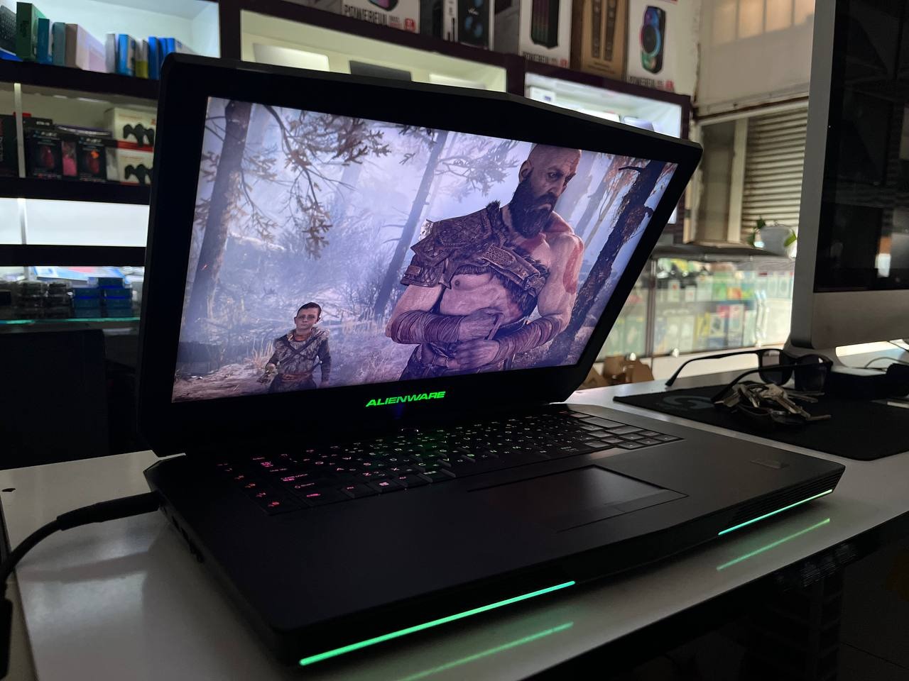 لپ تاپ گیمینگ حرفه ای Dell Alienware RGB