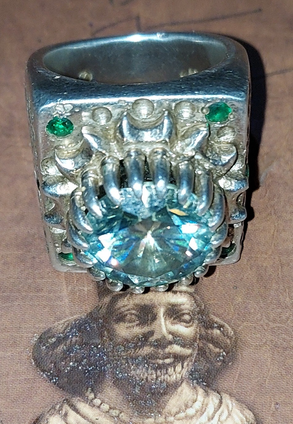 انگشتر جواهری موزانایت فوق لوکس و لاکچری