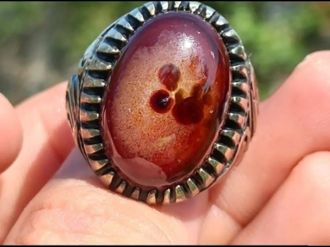 انگشتر استثنایی مصور خونی