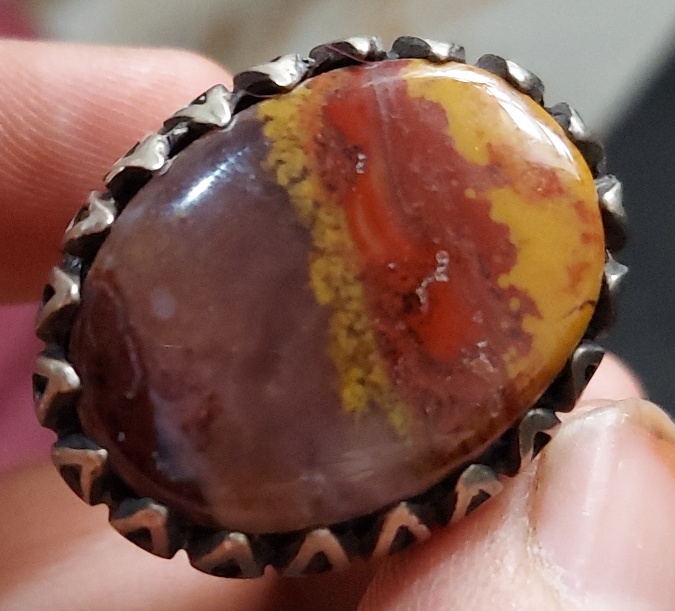 انگشتر خوش رنگ