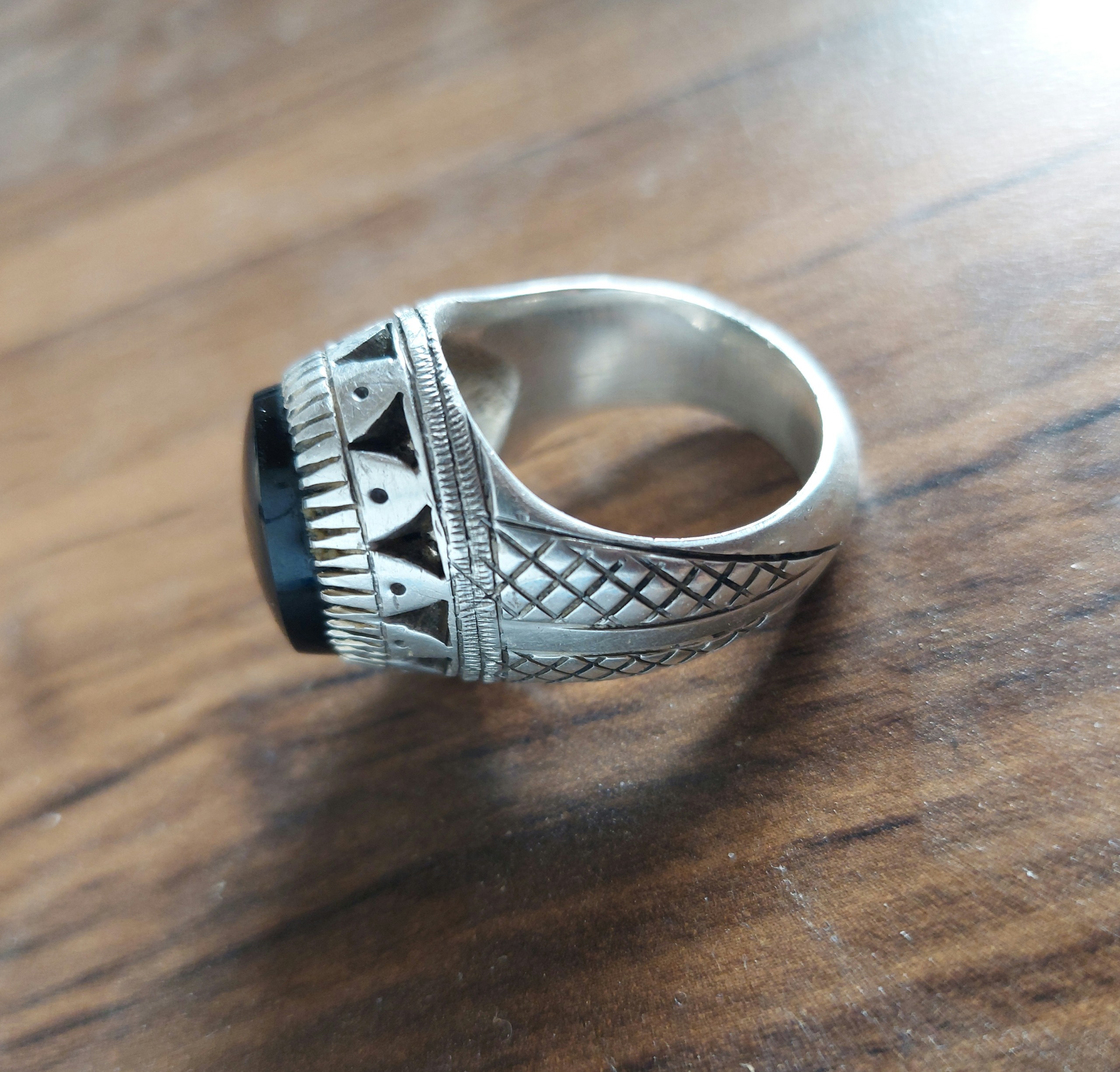 انگشتر دستساز نقره مردانه با نگین عقیق