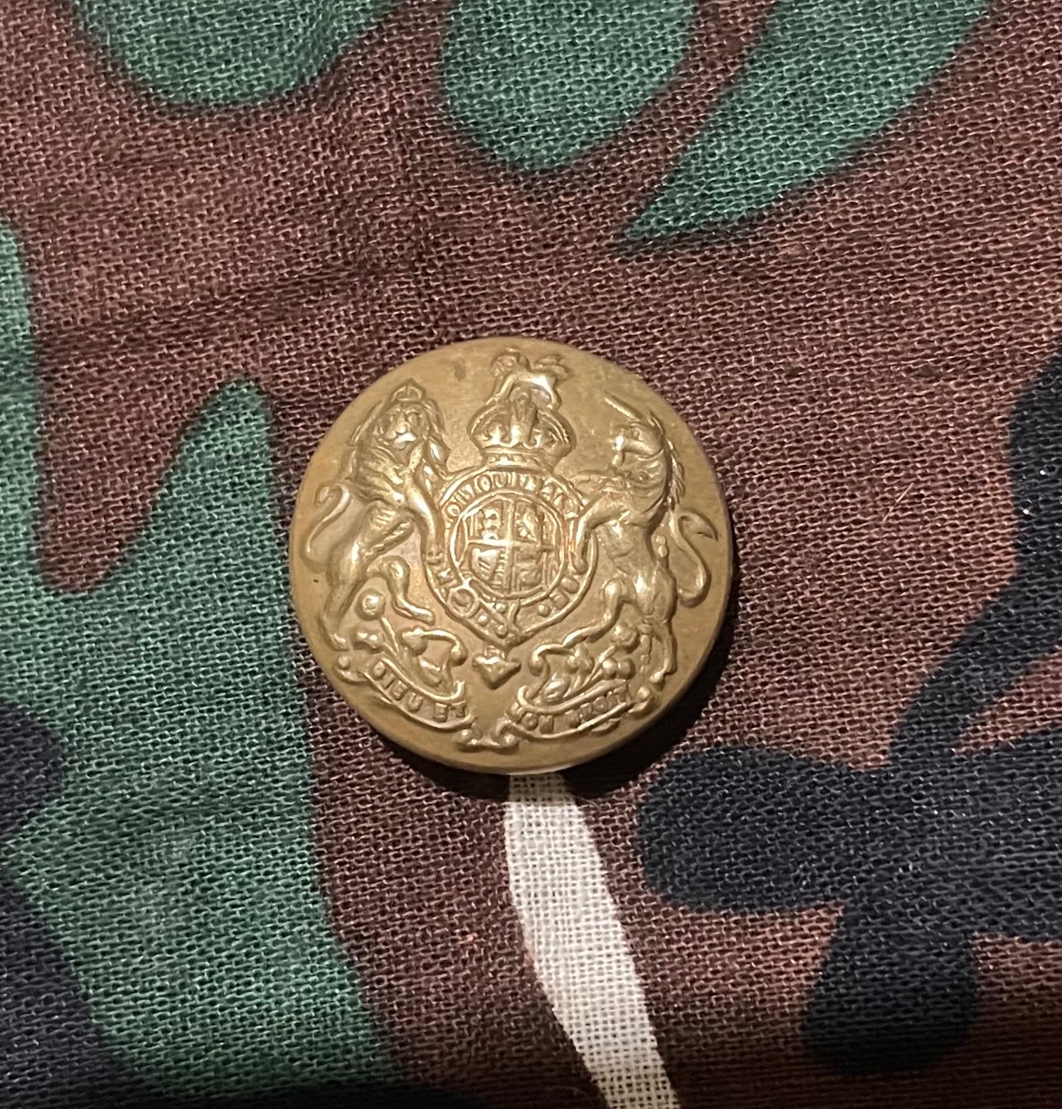 دکمه فلزی خارجی قدیمی