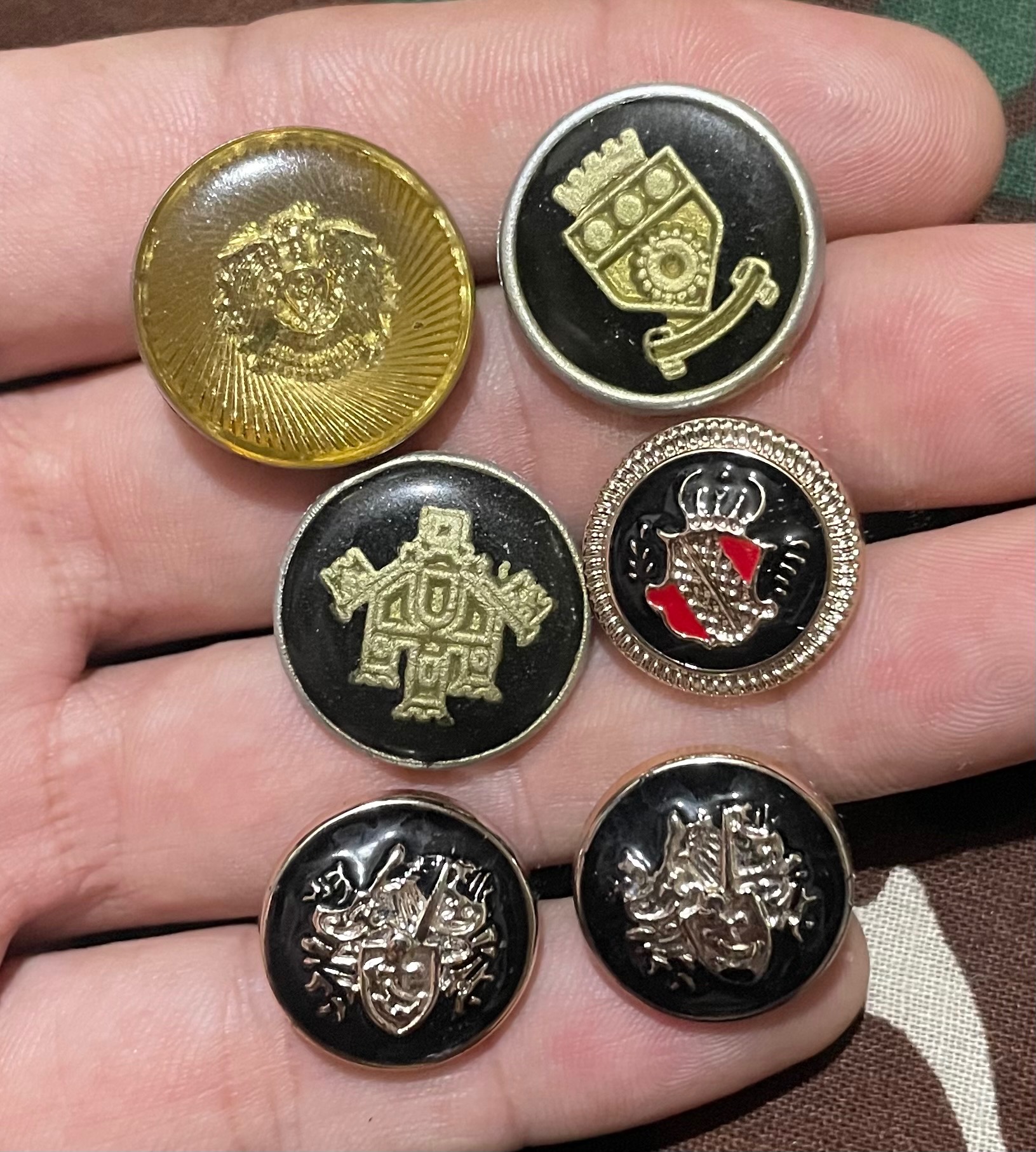 دکمه پلاستیکی خارجی قدیمی شش عدد