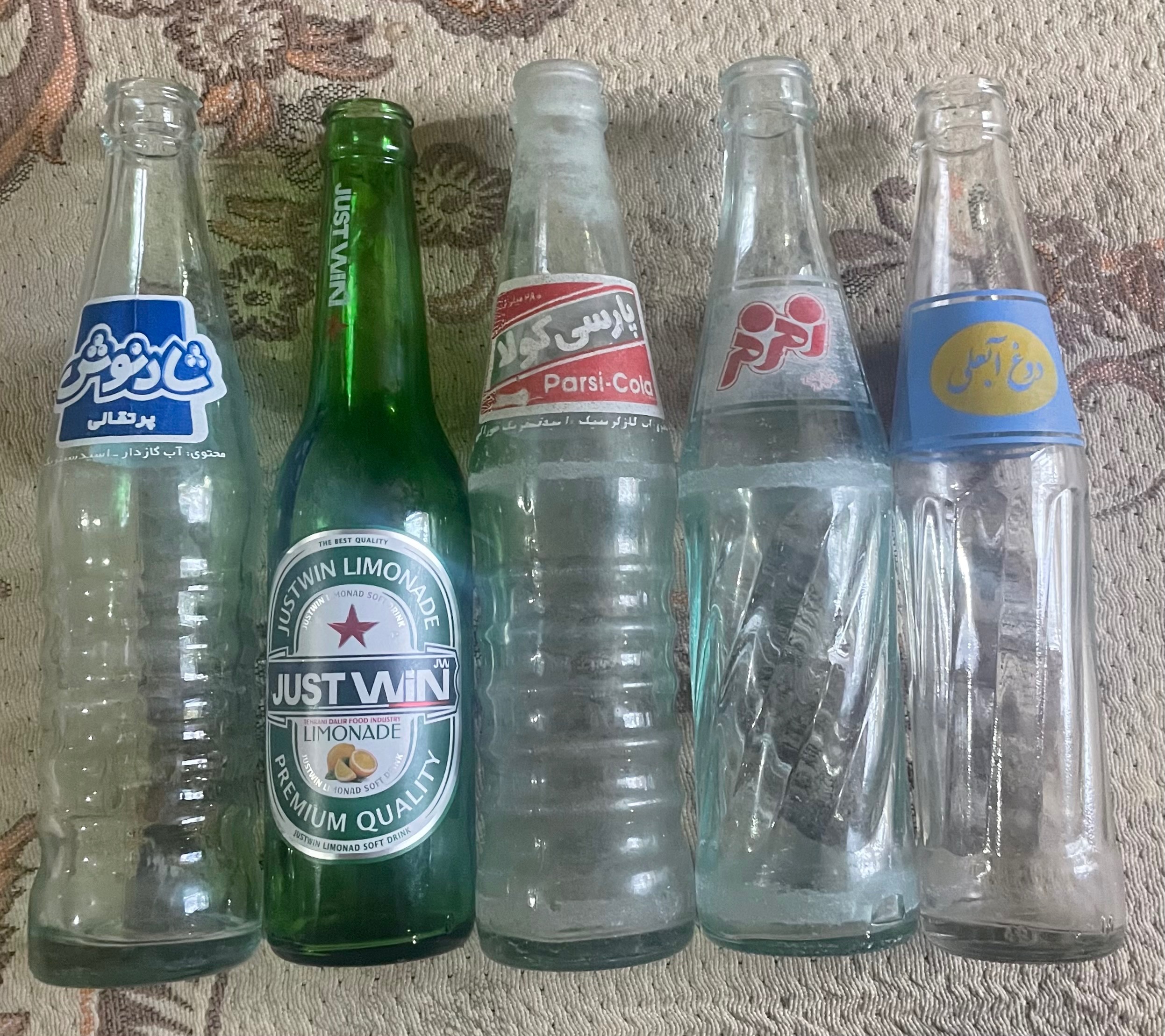 شیشه یا بطری خالی نوشابه دلستر دوغ قدیمی