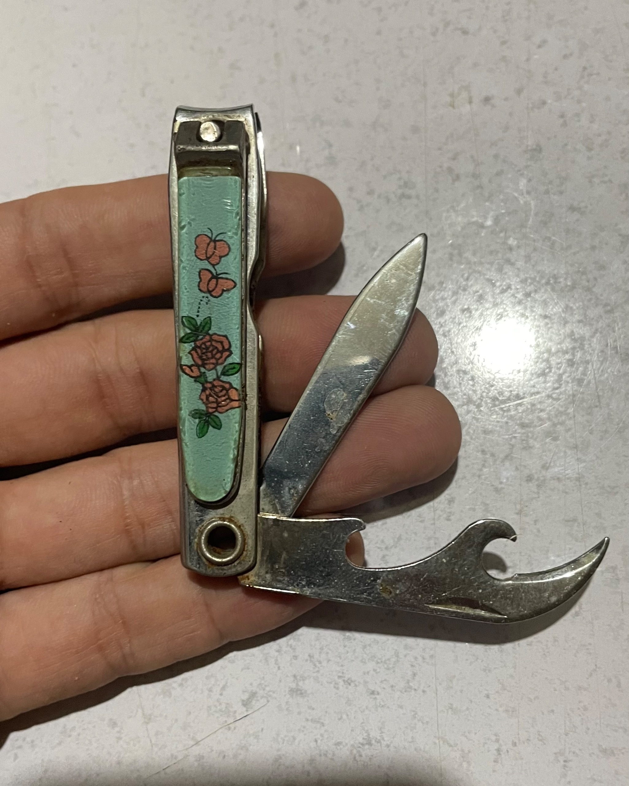 ناخن گیر نوستالوژی دهه شصت چاقو دار دو کاره