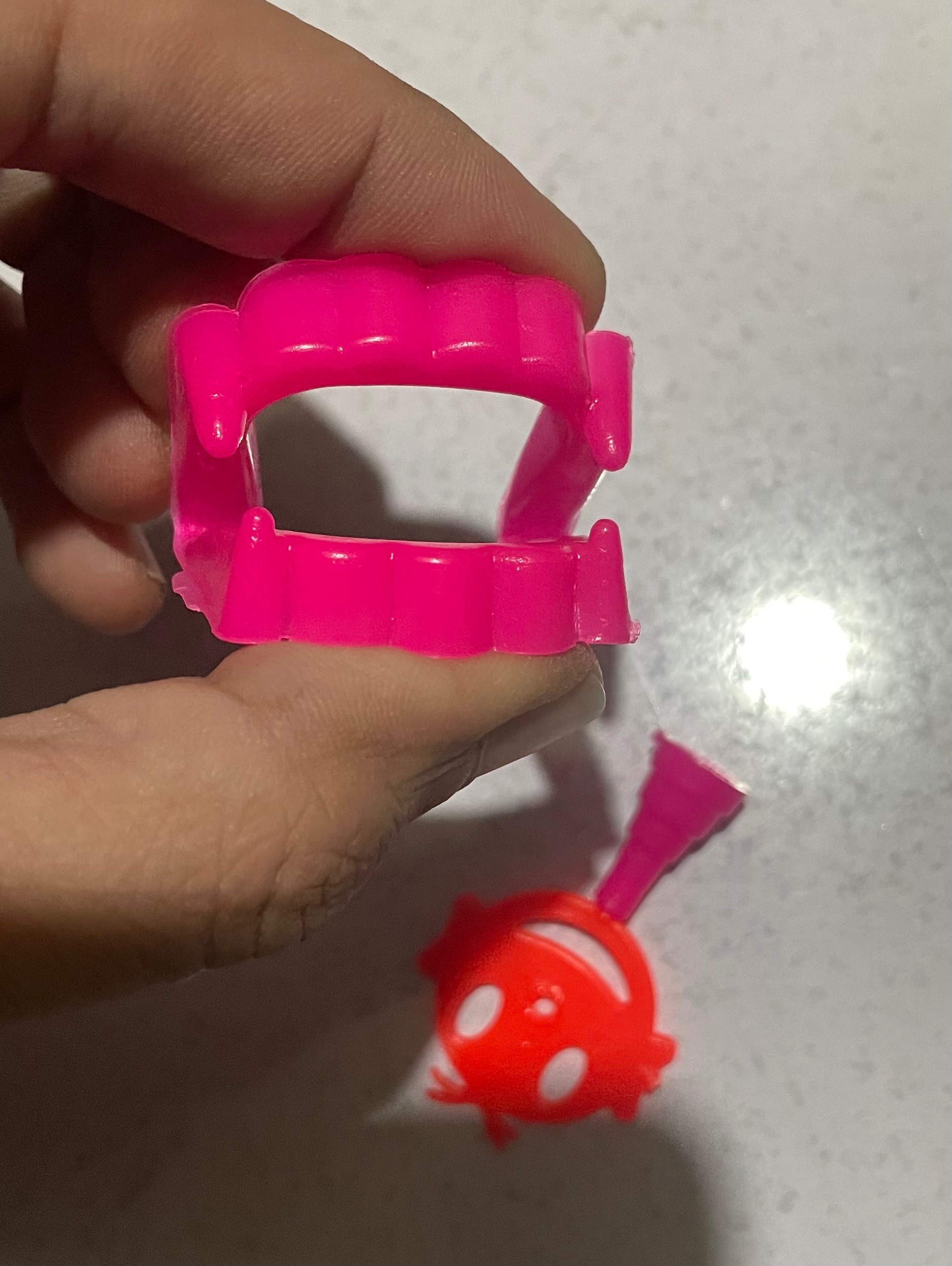 دندان نیش مصنوعی اسباب بازی نوستالوژی دهه شصت