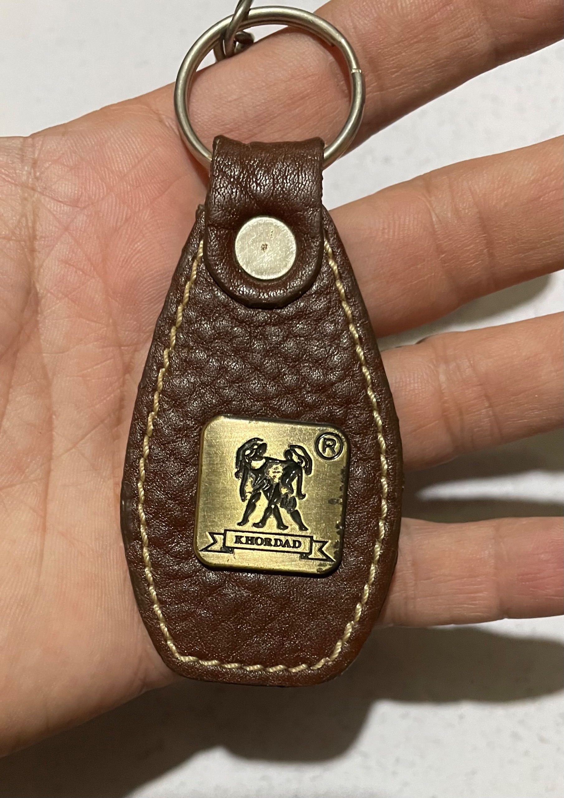 جا کلیدی چرم طبیعی ماه خرداد دست ساز