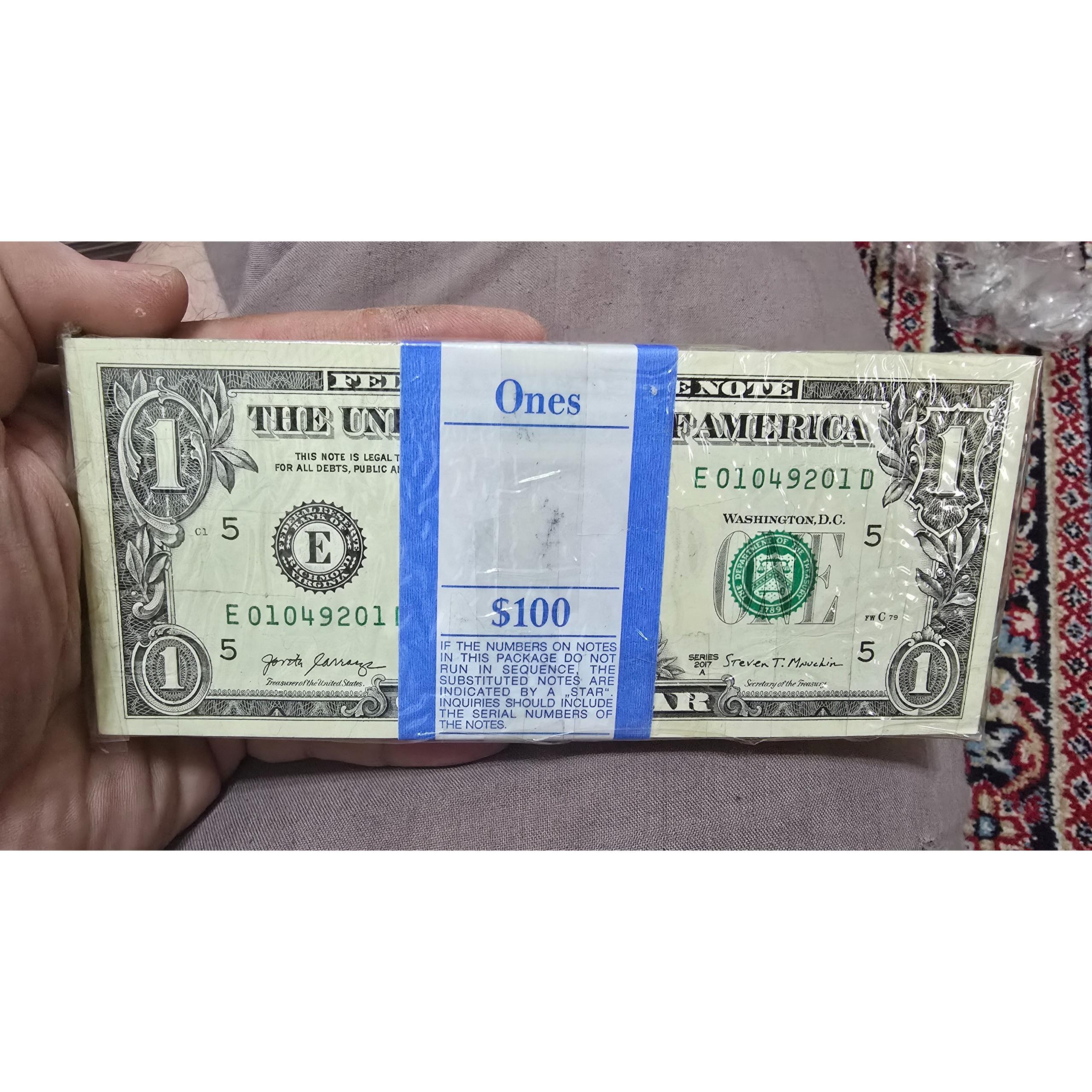 بسته اکبند و بانکی یکصد دلار امریکا کمیاب