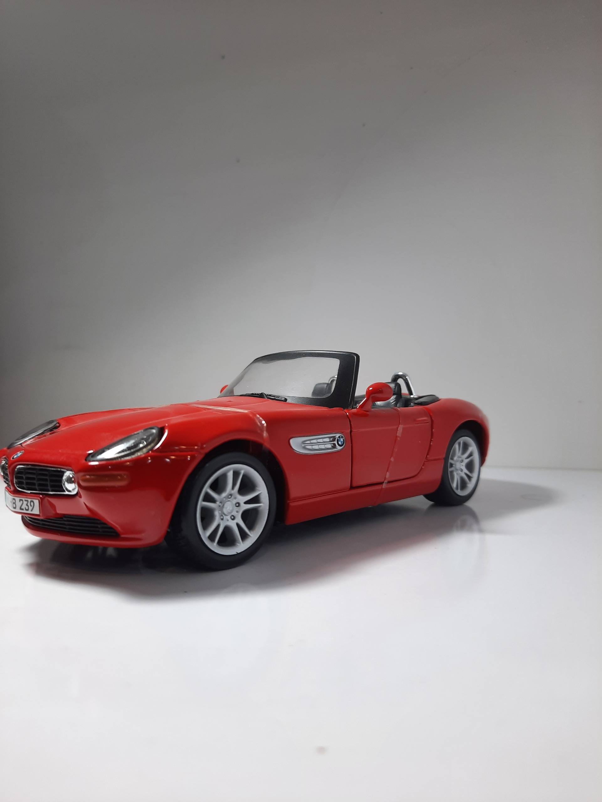 بی ام و زِد 8 (BMW-Z8) مایستو