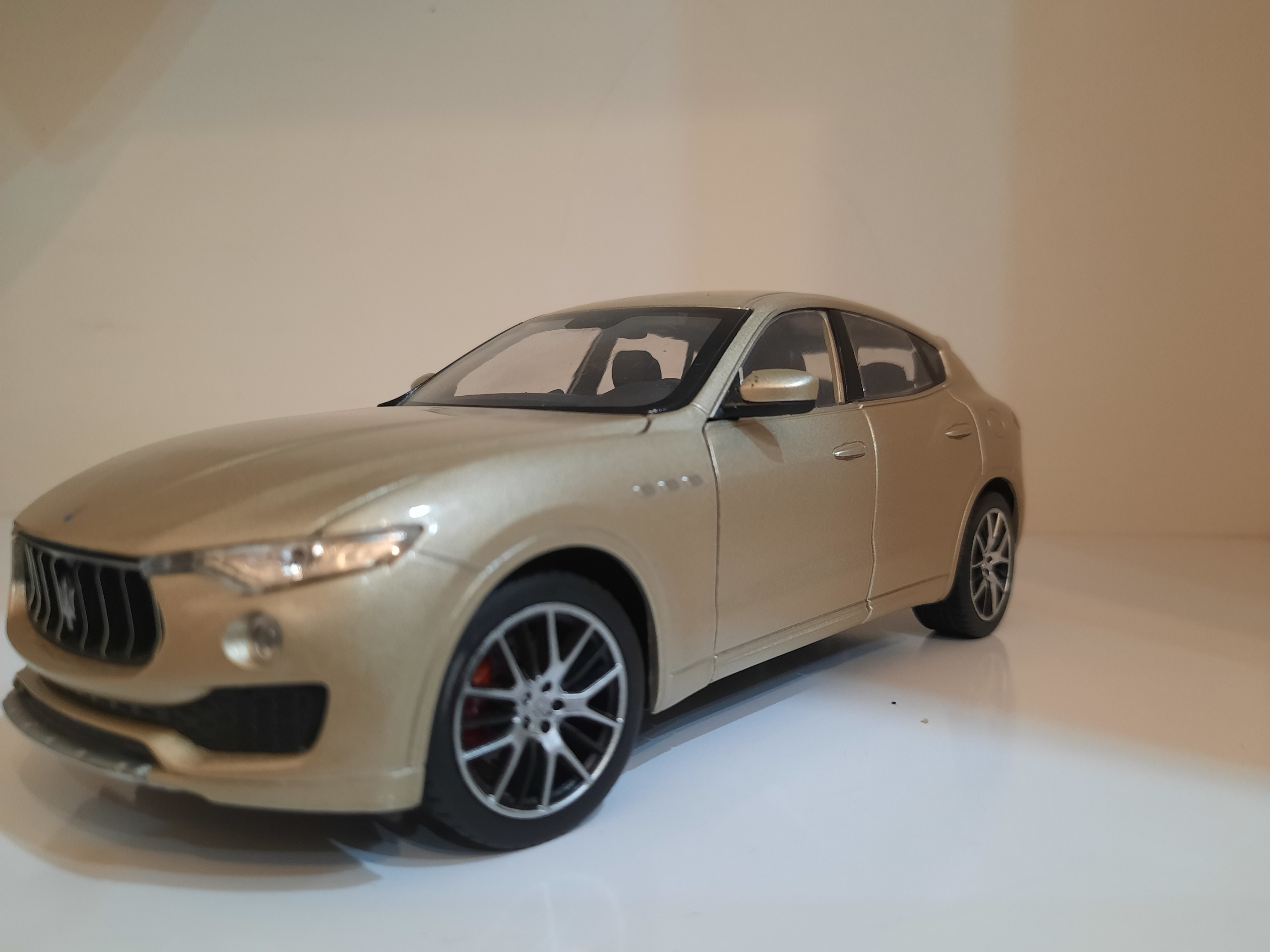 مازراتی لوانته MASERATI LEVANTE