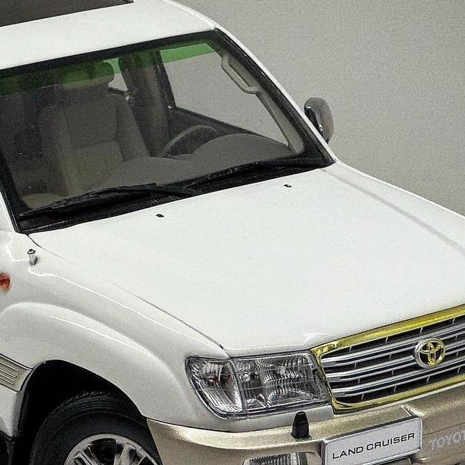 لندکروز اتاق 100 پائودی