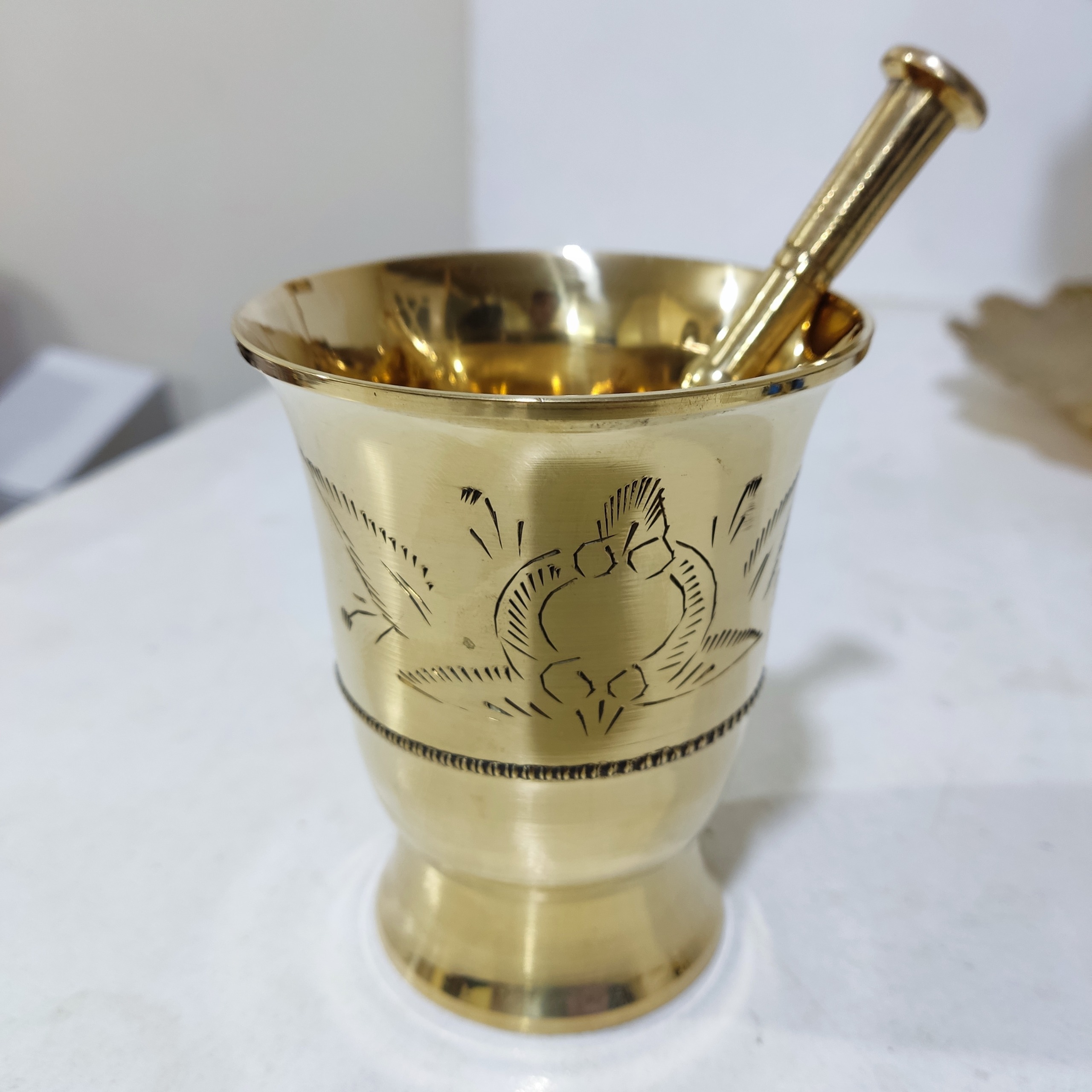 هاون برنجی هندی قلمکاری بزرگ11سانت بدون ذسته