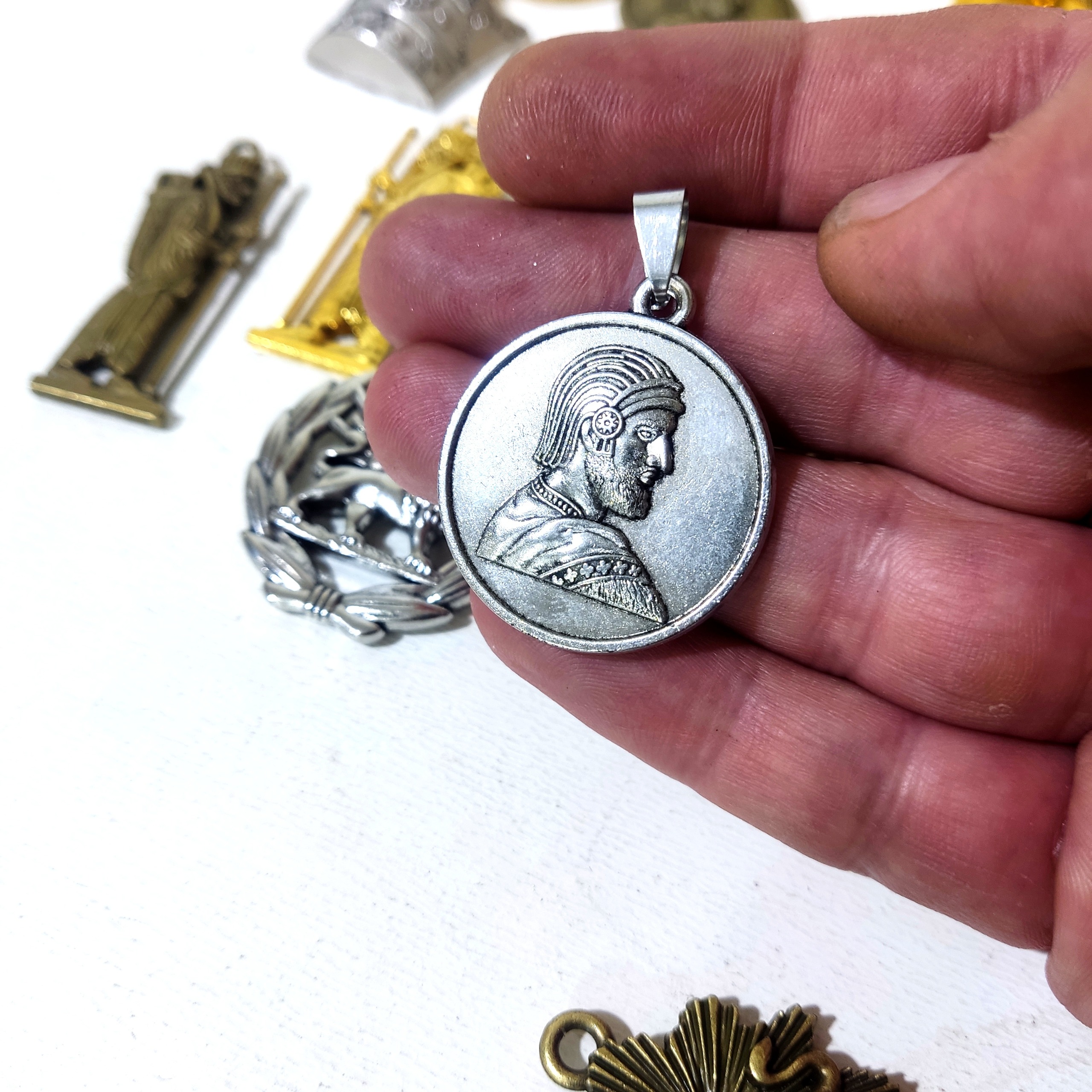 پلاک آویز گردنبند کورش خارجی مرغوب در3رنگ