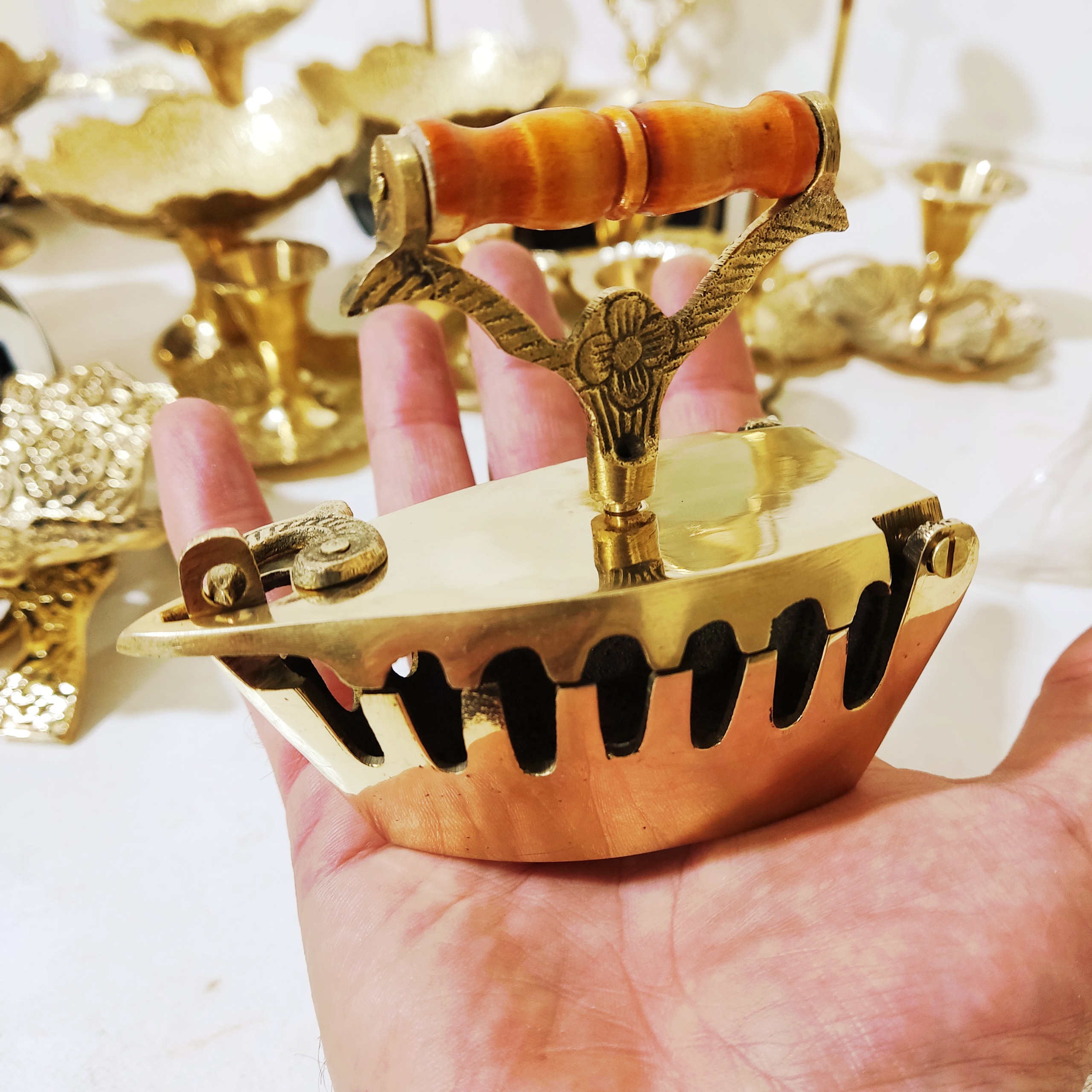 اتو زغالی برنجی اتو برنجی زغالی ساخت هند