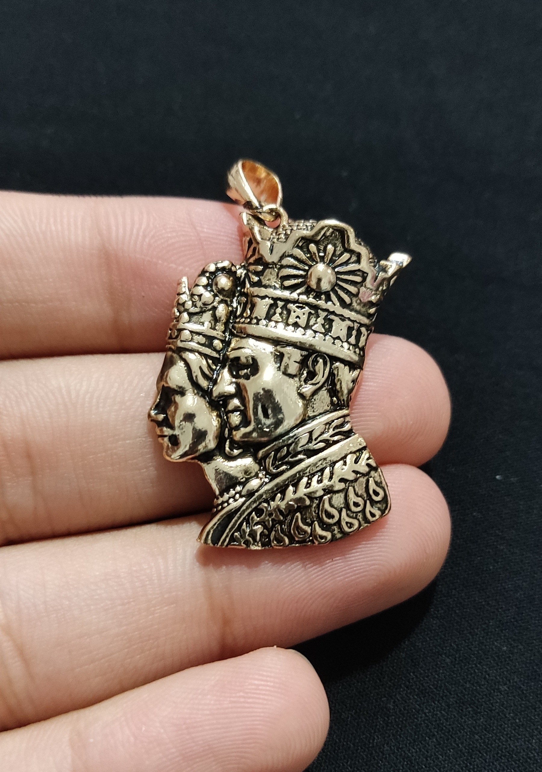 گردنبند شاه و فرح برنجی طلا روس