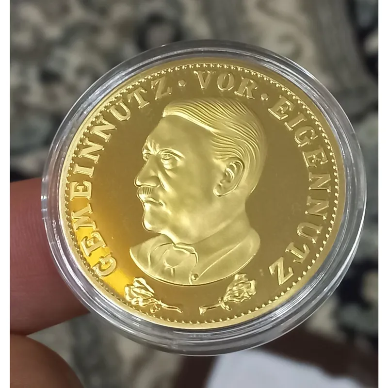 مدال طلایی آلمان نازی با کپسول مخصوص