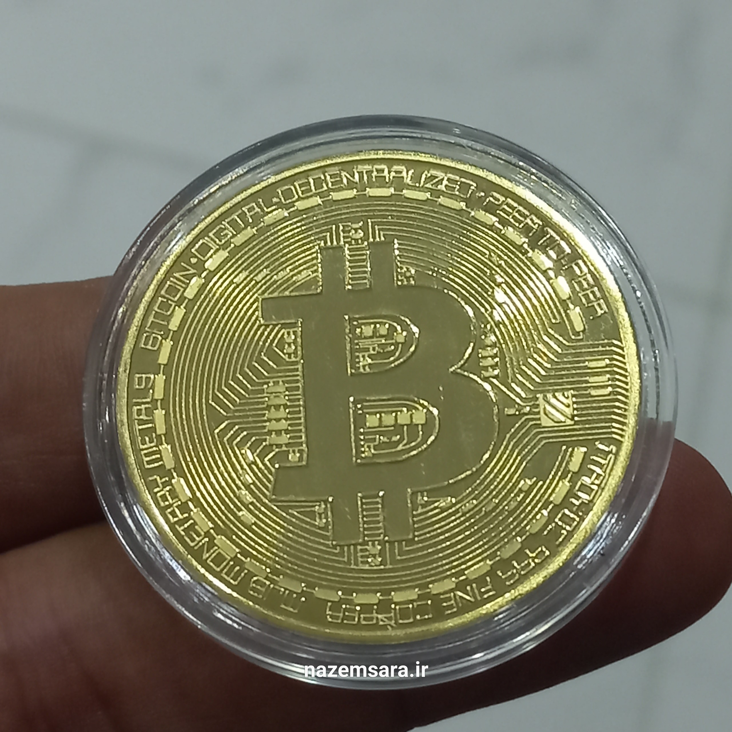 سکه روکش طلای بیت کوین با کپسول محافظ خارجی